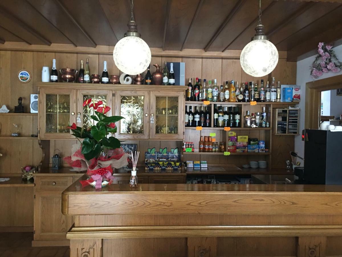 坎皮泰洛迪法萨 Garni Festil酒店 外观 照片
