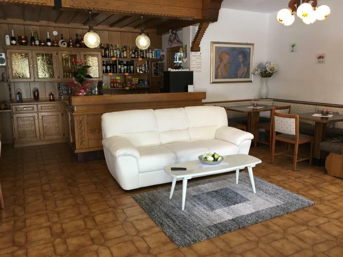 坎皮泰洛迪法萨 Garni Festil酒店 外观 照片